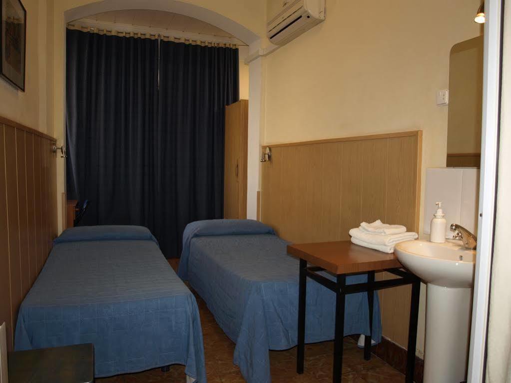 Hostal Bejar Barcelona Exteriér fotografie