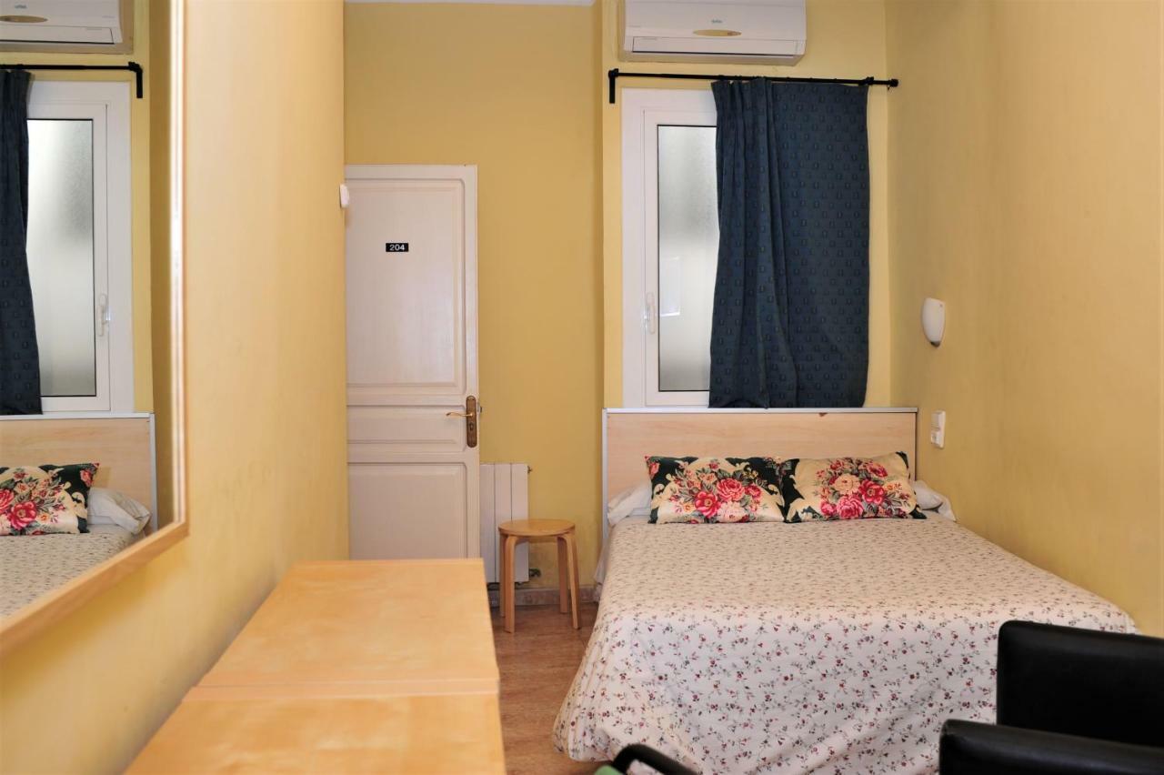 Hostal Bejar Barcelona Exteriér fotografie