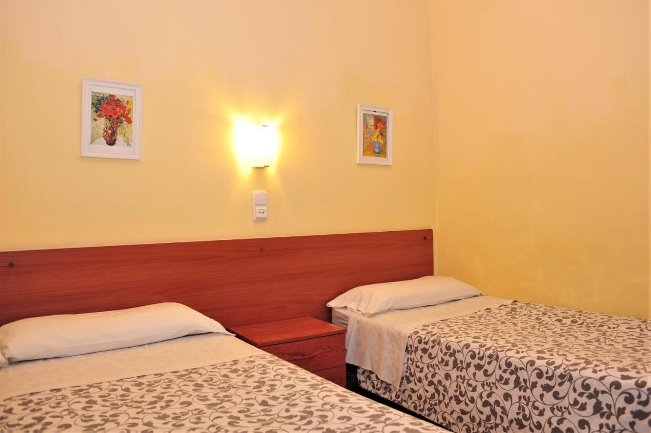 Hostal Bejar Barcelona Exteriér fotografie