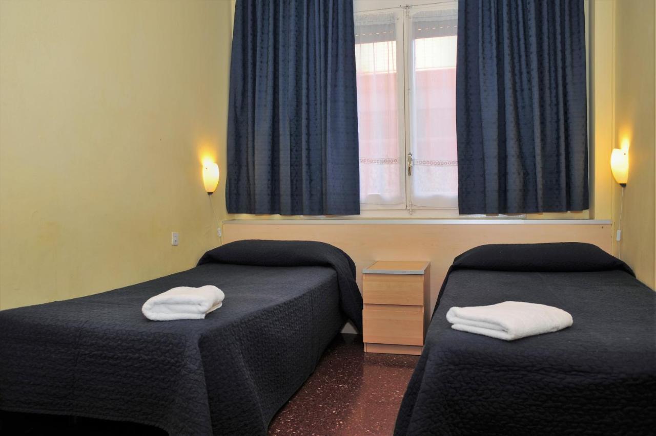 Hostal Bejar Barcelona Exteriér fotografie